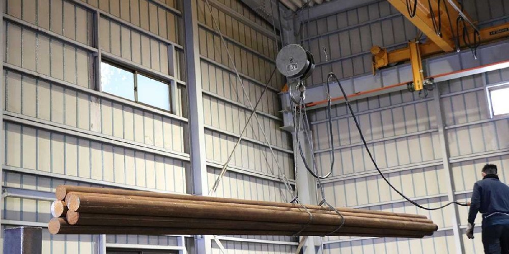 a8钢材与tr35，a8钢材有锋钢好吗